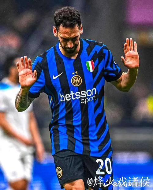 里程碑,恰尔汗奥卢出战利物浦迎来国米生涯200 里程碑,恰尔汗奥卢出战利物浦迎来国米生涯200