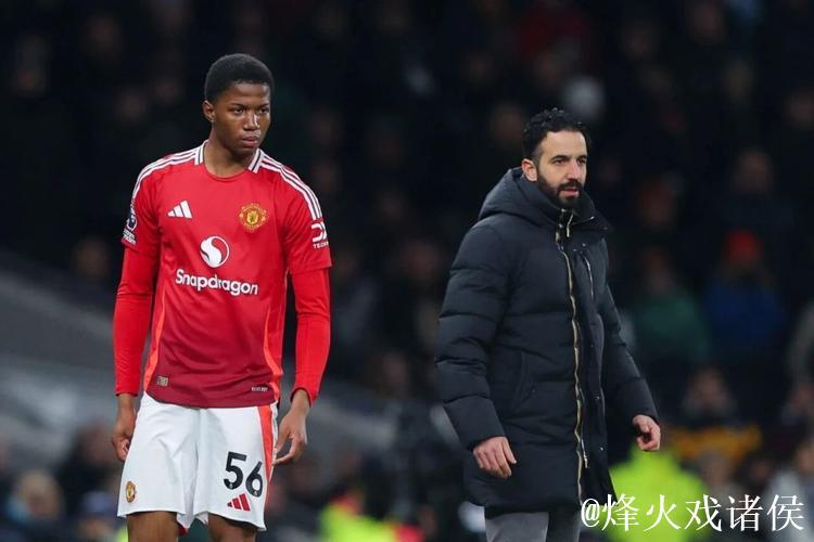 曼晚：青训小将不满阿莫林言论，阿马斯、奥比疑似晒照回击