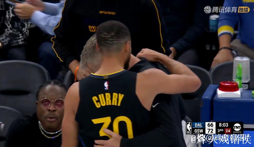 库里轰下39分,汤普森战旧主砍22分,勇士险胜独行侠 库里轰下39分,汤普森战旧主砍22分,勇士险胜独行侠