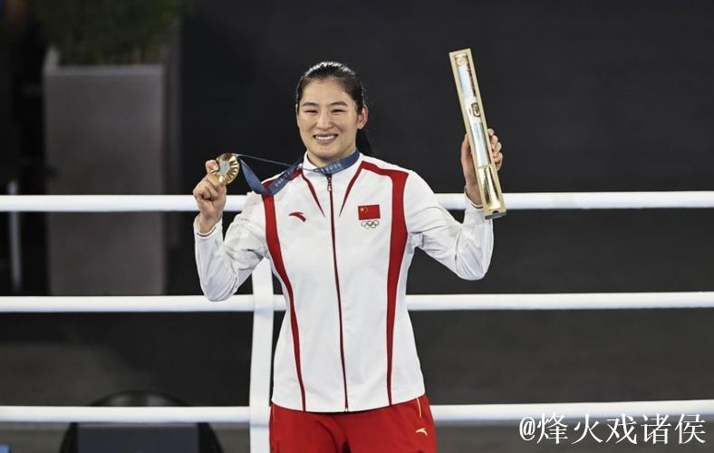 全运会拳击赛:奥运冠军李倩轻松晋级八强 全运会拳击赛:奥运冠军李倩轻松晋级八强